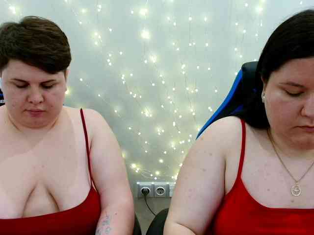 Model: BeckyAndEllen