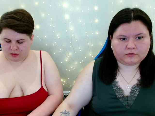 Model: BeckyAndEllen