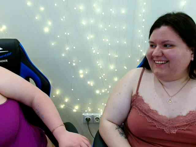 BeckyAndEllen webcam