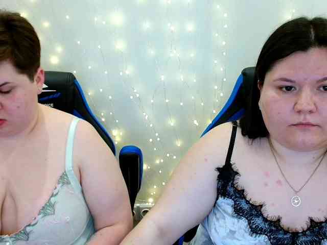 BeckyAndEllen webcam