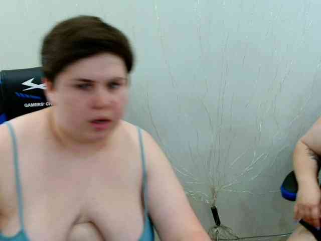 BeckyAndEllen webcam