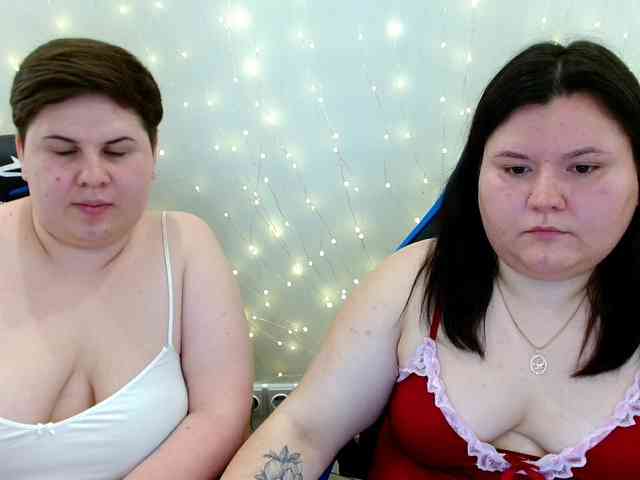 Model: BeckyAndEllen