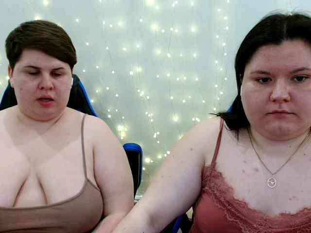 Model: BeckyAndEllen
