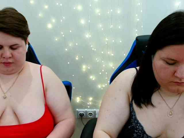 Model: BeckyAndEllen