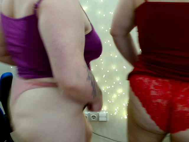BeckyAndEllen webcam