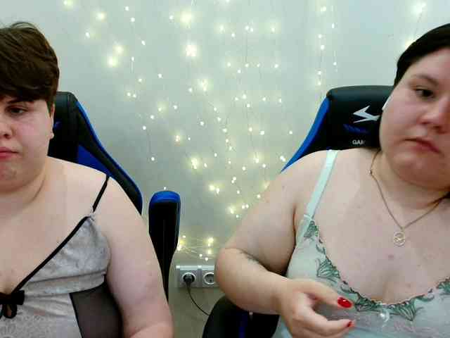 BeckyAndEllen webcam