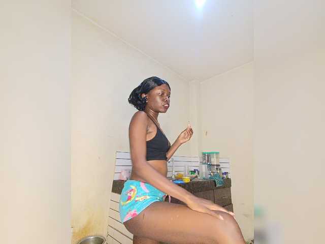 dreamyher live cam on BongaCams