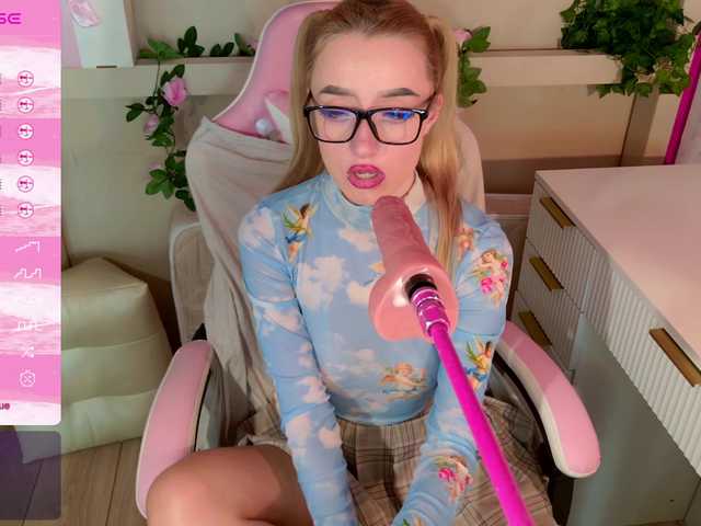 LeonaEviann live cam on BongaCams