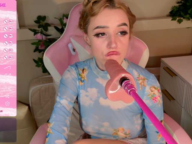 LeonaEviann live cam on BongaCams