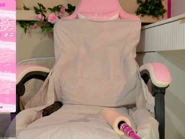 LeonaEviann webcam