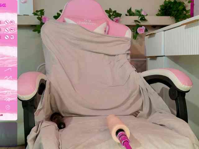 LeonaEviann webcam