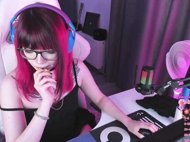Yumi-Youkai live cam on BongaCams