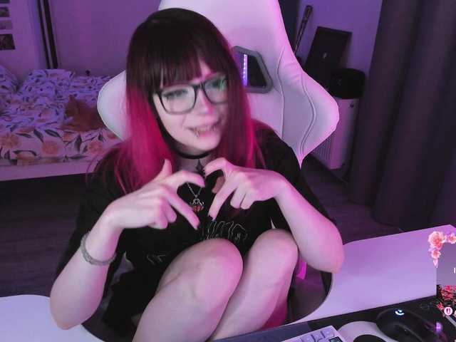 Yumi-Youkai live cam on BongaCams