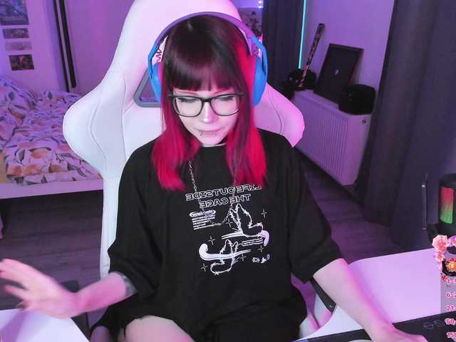 Yumi-Youkai live webcam show