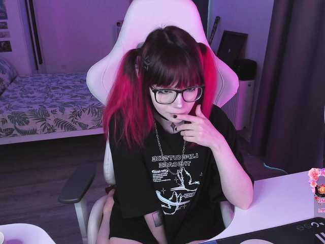 Yumi-Youkai live cam on BongaCams