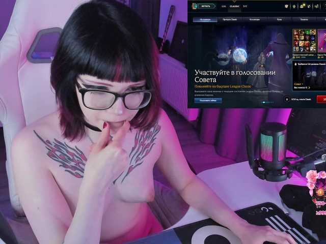 Yumi-Youkai live cam on BongaCams