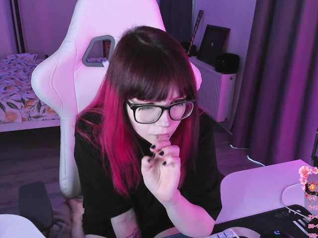 Yumi-Youkai live cam on BongaCams