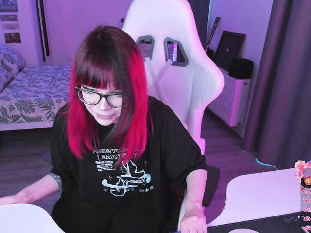 Yumi-Youkai live cam on BongaCams