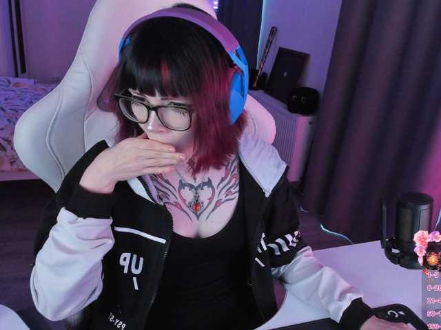 Yumi-Youkai live cam on BongaCams