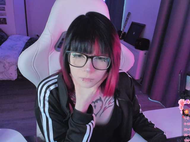 Yumi-Youkai live cam on BongaCams