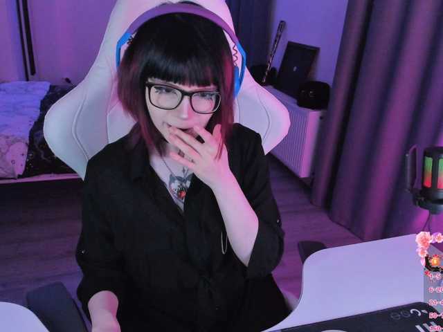 Yumi-Youkai live cam on BongaCams