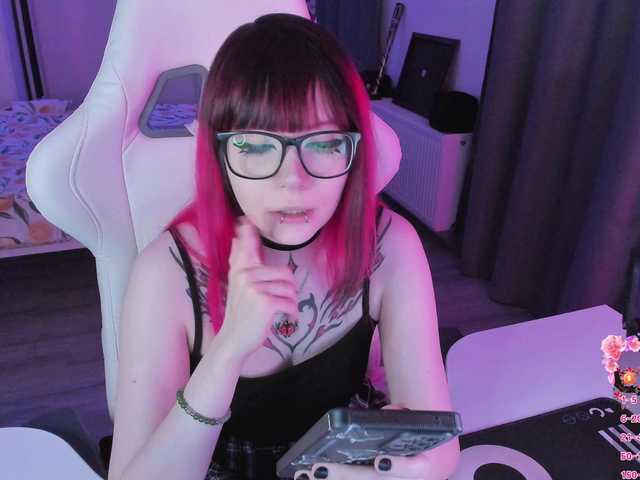 Yumi-Youkai live cam on BongaCams