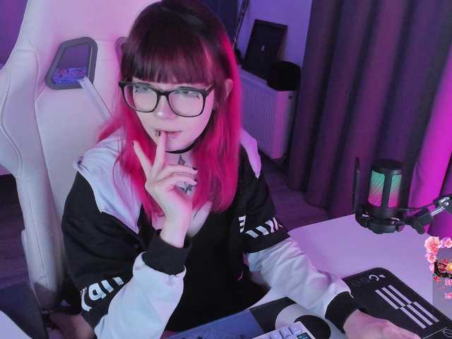 Yumi-Youkai live cam on BongaCams