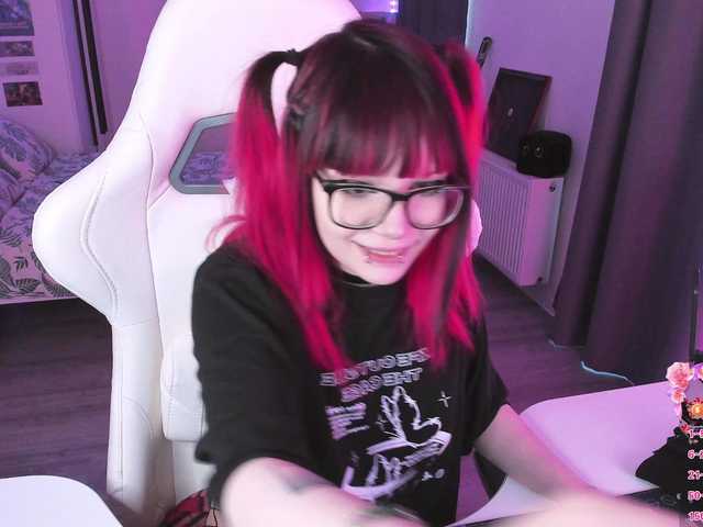 Yumi-Youkai live cam on BongaCams