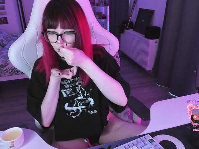 Yumi-Youkai live cam on BongaCams
