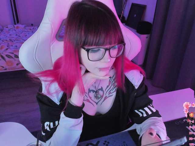 Yumi-Youkai live cam on BongaCams
