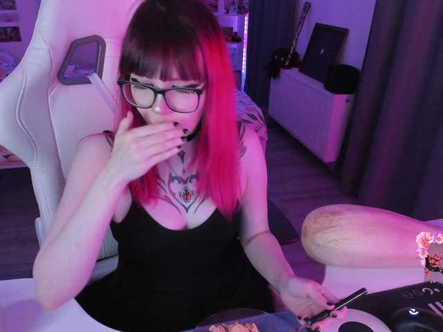 Yumi-Youkai live cam on BongaCams