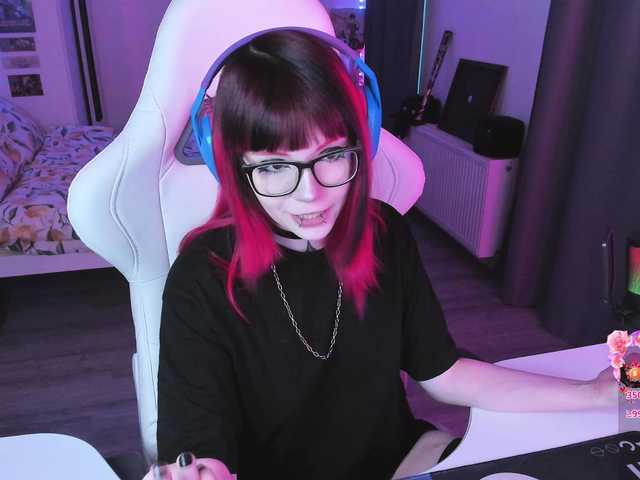 Yumi-Youkai live cam on BongaCams