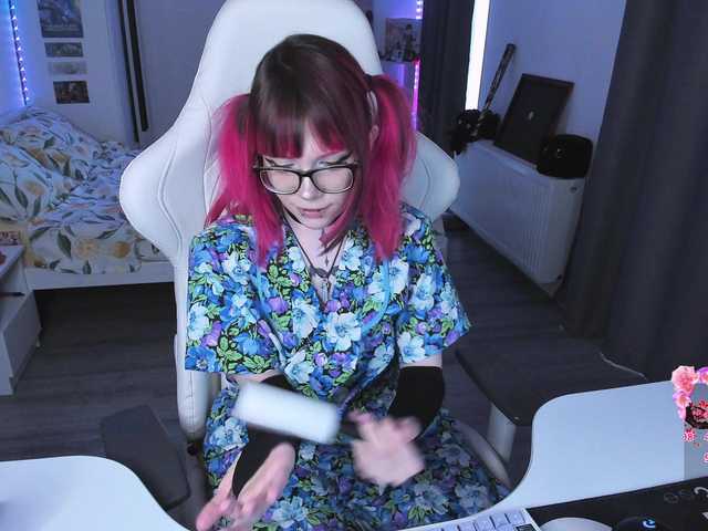 Yumi-Youkai live cam on BongaCams