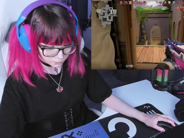 Yumi-Youkai live cam on BongaCams