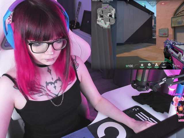 Yumi-Youkai live cam on BongaCams