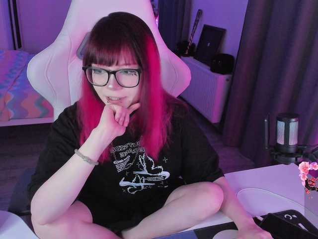 Yumi-Youkai live cam on BongaCams