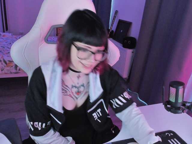 Yumi-Youkai live cam on BongaCams