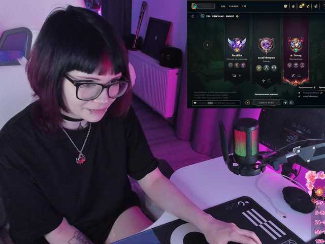 Yumi-Youkai live cam on BongaCams