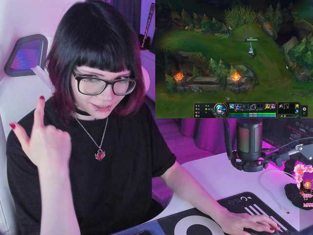 Yumi-Youkai live cam on BongaCams