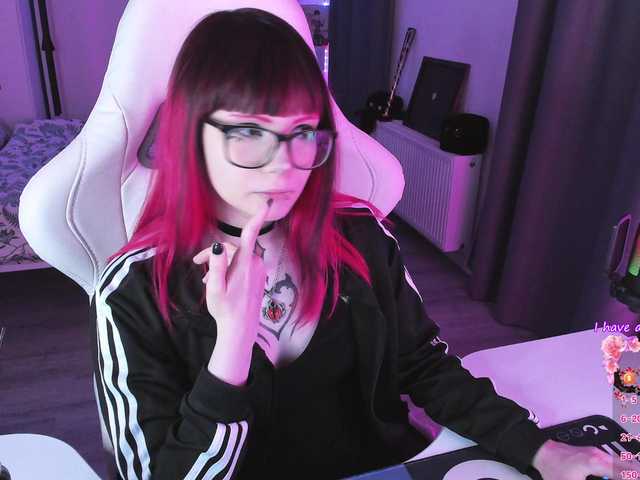 Yumi-Youkai live cam on BongaCams