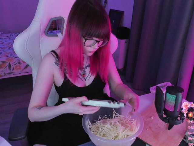 Yumi-Youkai live cam on BongaCams