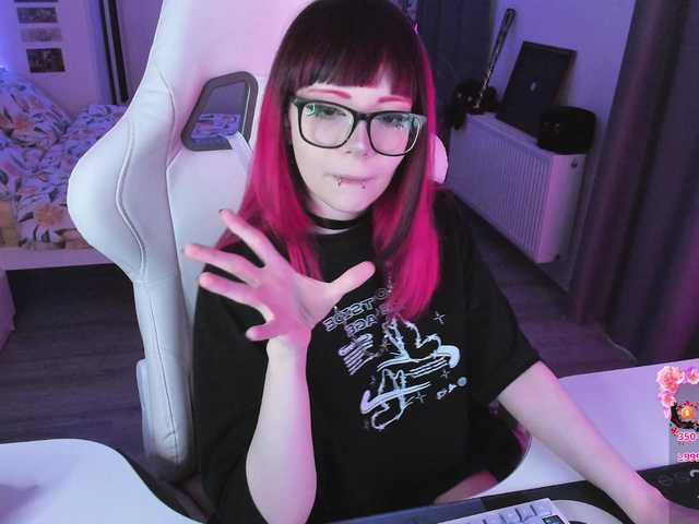 Yumi-Youkai live cam on BongaCams
