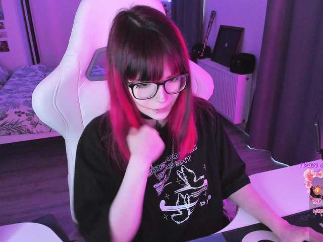 Yumi-Youkai live cam on BongaCams