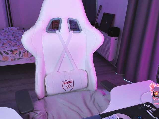 Yumi-Youkai live cam on BongaCams