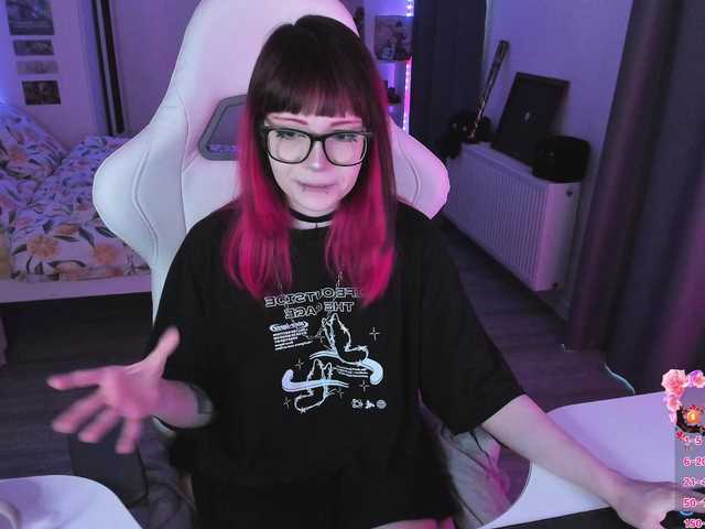 Yumi-Youkai live cam on BongaCams
