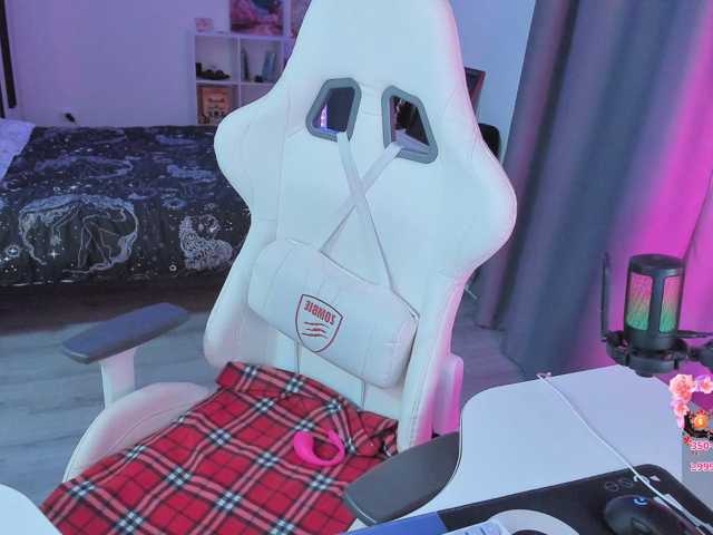 Yumi-Youkai live cam on BongaCams
