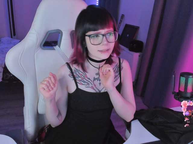 Yumi-Youkai live cam on BongaCams