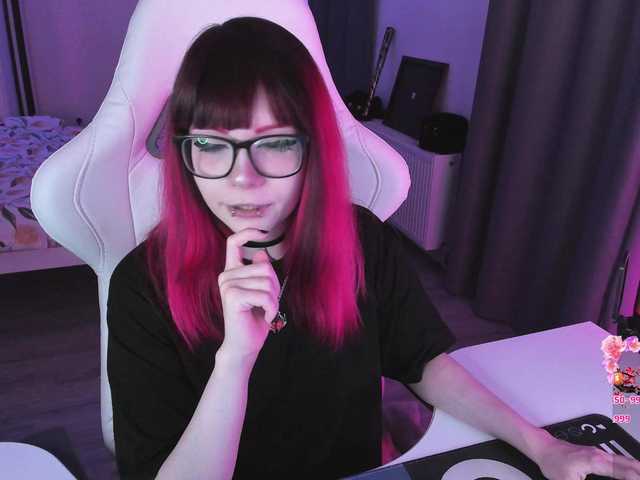 Yumi-Youkai live cam on BongaCams