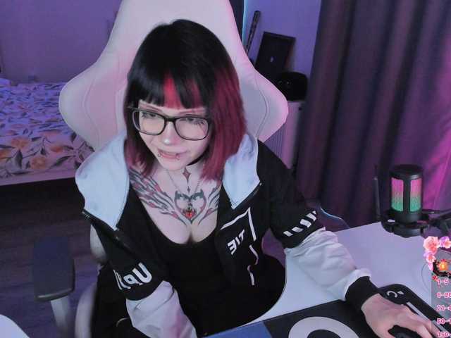 Yumi-Youkai live cam on BongaCams