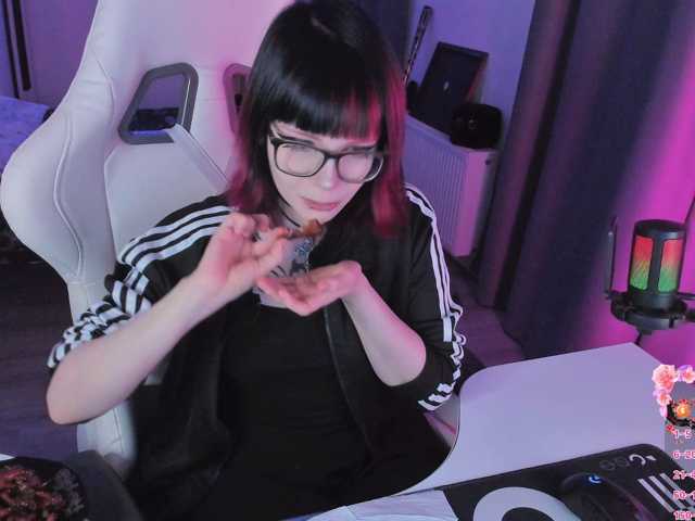 Yumi-Youkai live cam on BongaCams